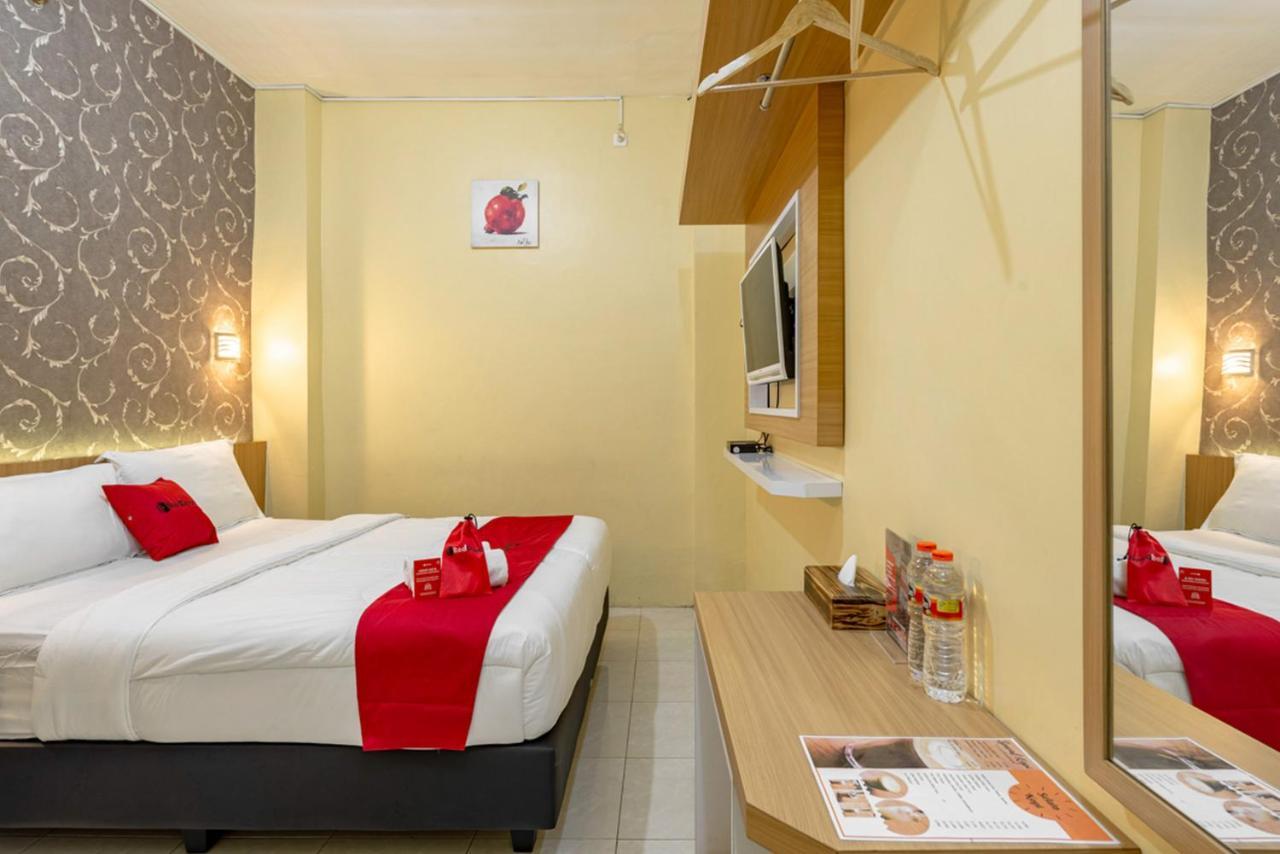 فندق Reddoorz Near Dino Park مالانغ المظهر الخارجي الصورة