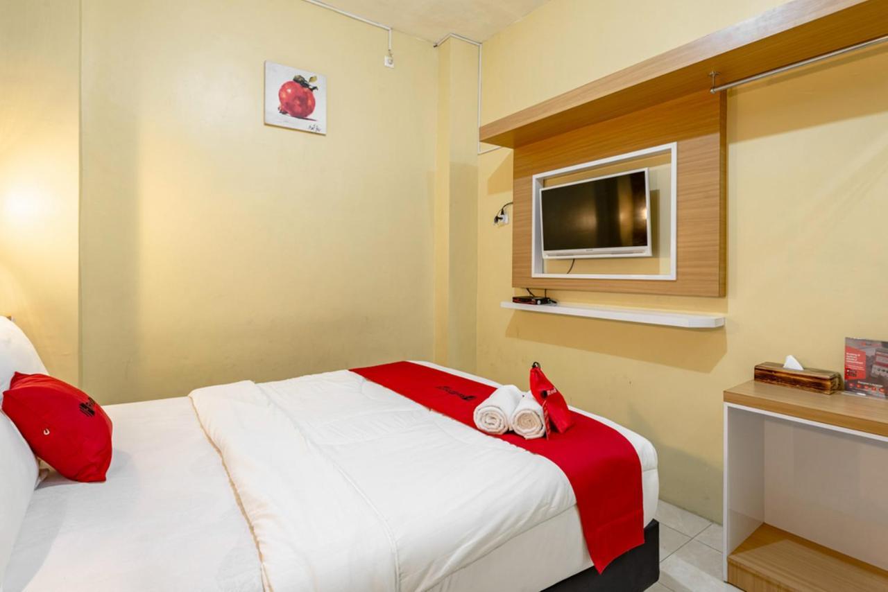 فندق Reddoorz Near Dino Park مالانغ المظهر الخارجي الصورة